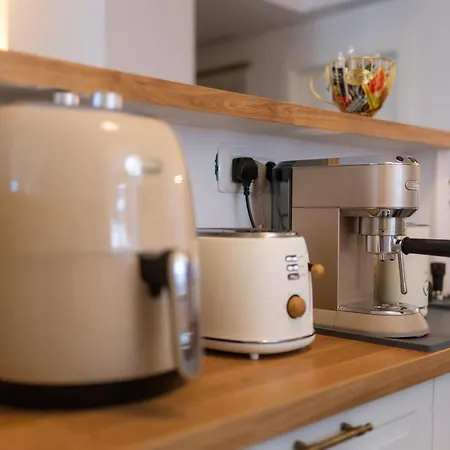 Garden Lounge Apartment