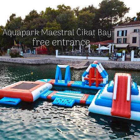 Garden Lounge Apartment *