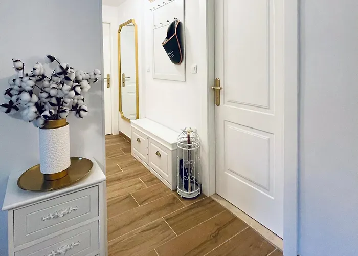 Garden Lounge マリ・ロシニュ