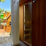 Garden Lounge