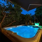 Garden Lounge